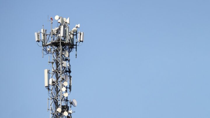 Rinnovo automatico delle frequenze nel settore delle telecomunicazioni