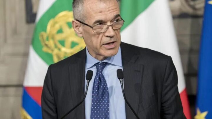 Carlo Cottarelli durante un intervento