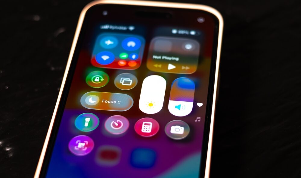 Screenshot di Siri AI su iOS 27