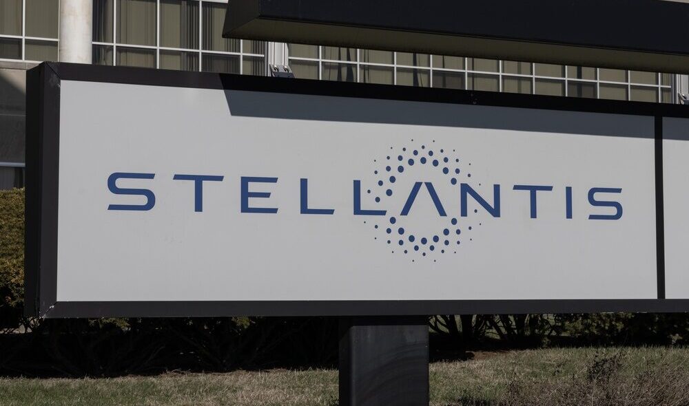 Logo Stellantis