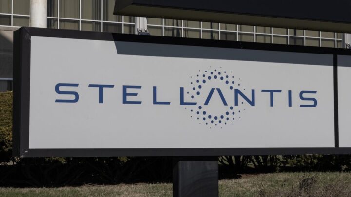 Logo Stellantis