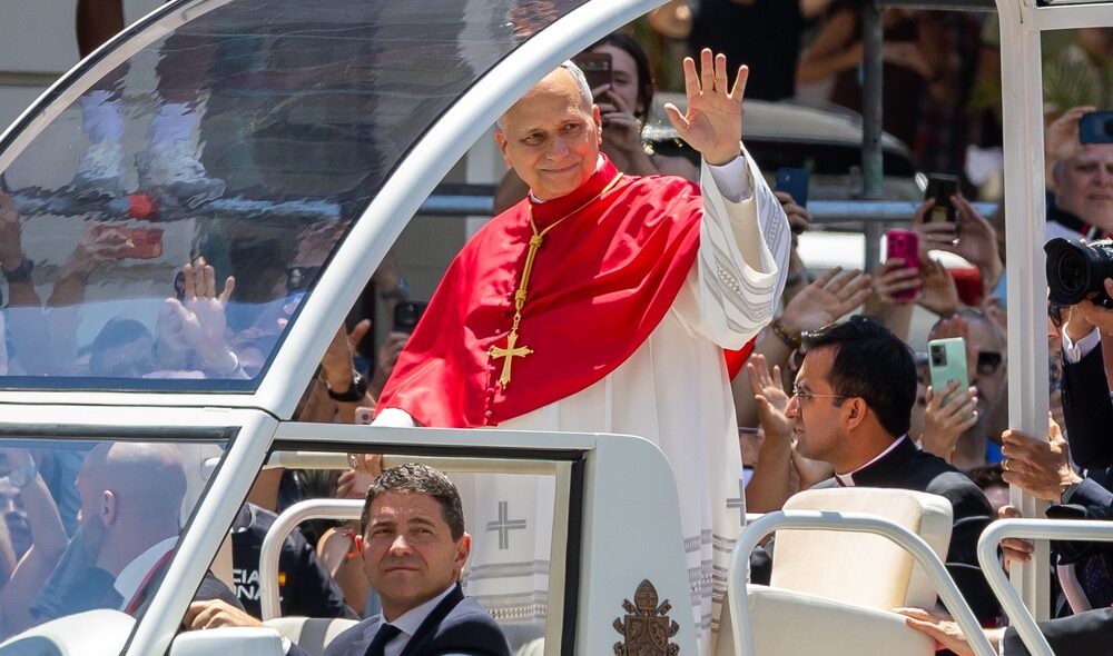 Il Papa durante un discorso