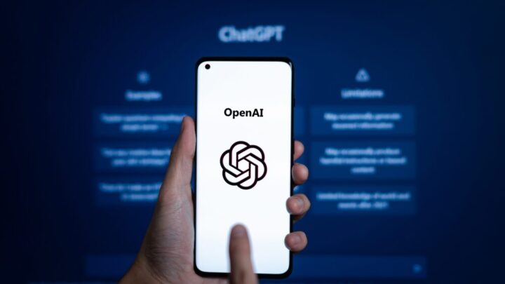 ChatGPT e smartphone a confronto