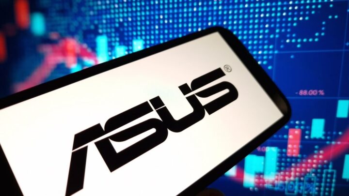 Asus Zenbook 14 (2026) in un ambiente di lavoro