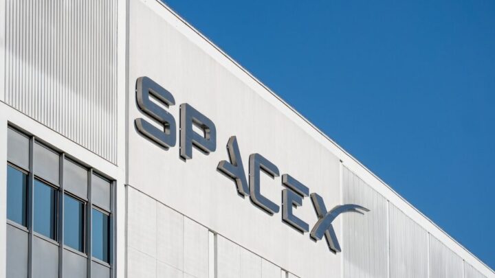 Elon Musk annuncia donazione azioni SpaceX