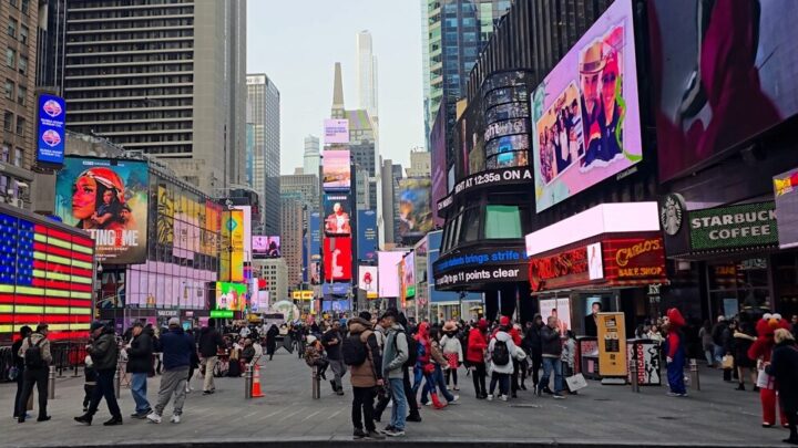 Il sindaco di New York Zohran Mamdani durante un intervento pubblico
